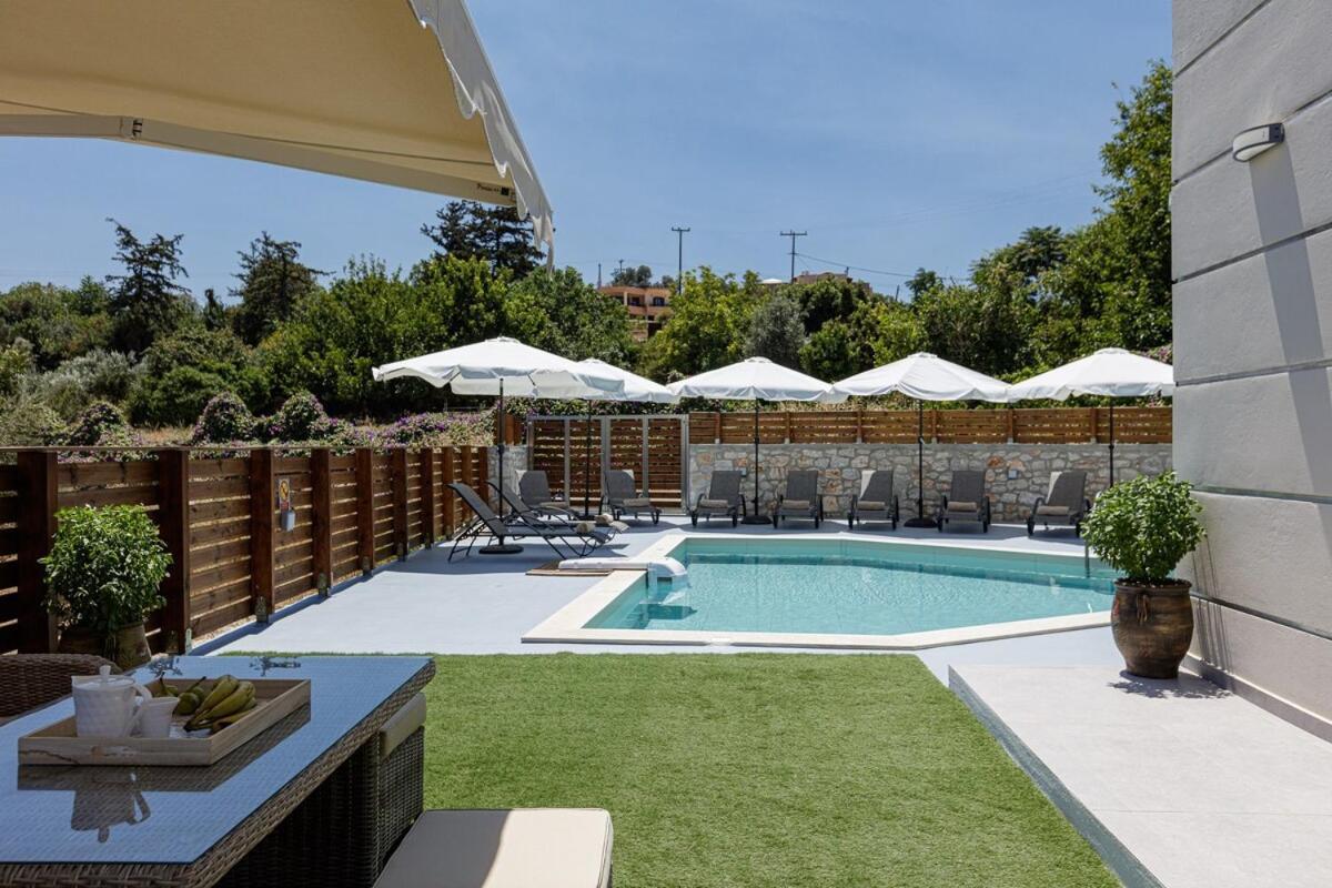 Villa Chnaris - Private Pool And Sauna Πέραμα Εξωτερικό φωτογραφία