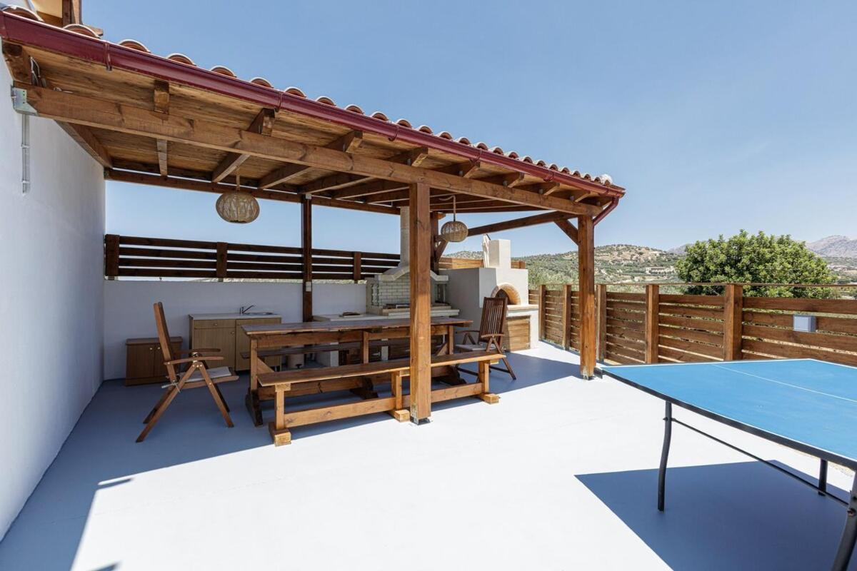 Villa Chnaris - Private Pool And Sauna Πέραμα Εξωτερικό φωτογραφία