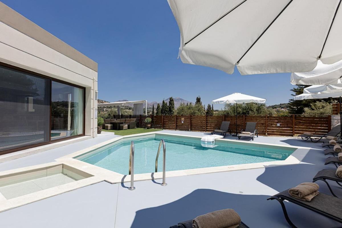 Villa Chnaris - Private Pool And Sauna Πέραμα Εξωτερικό φωτογραφία
