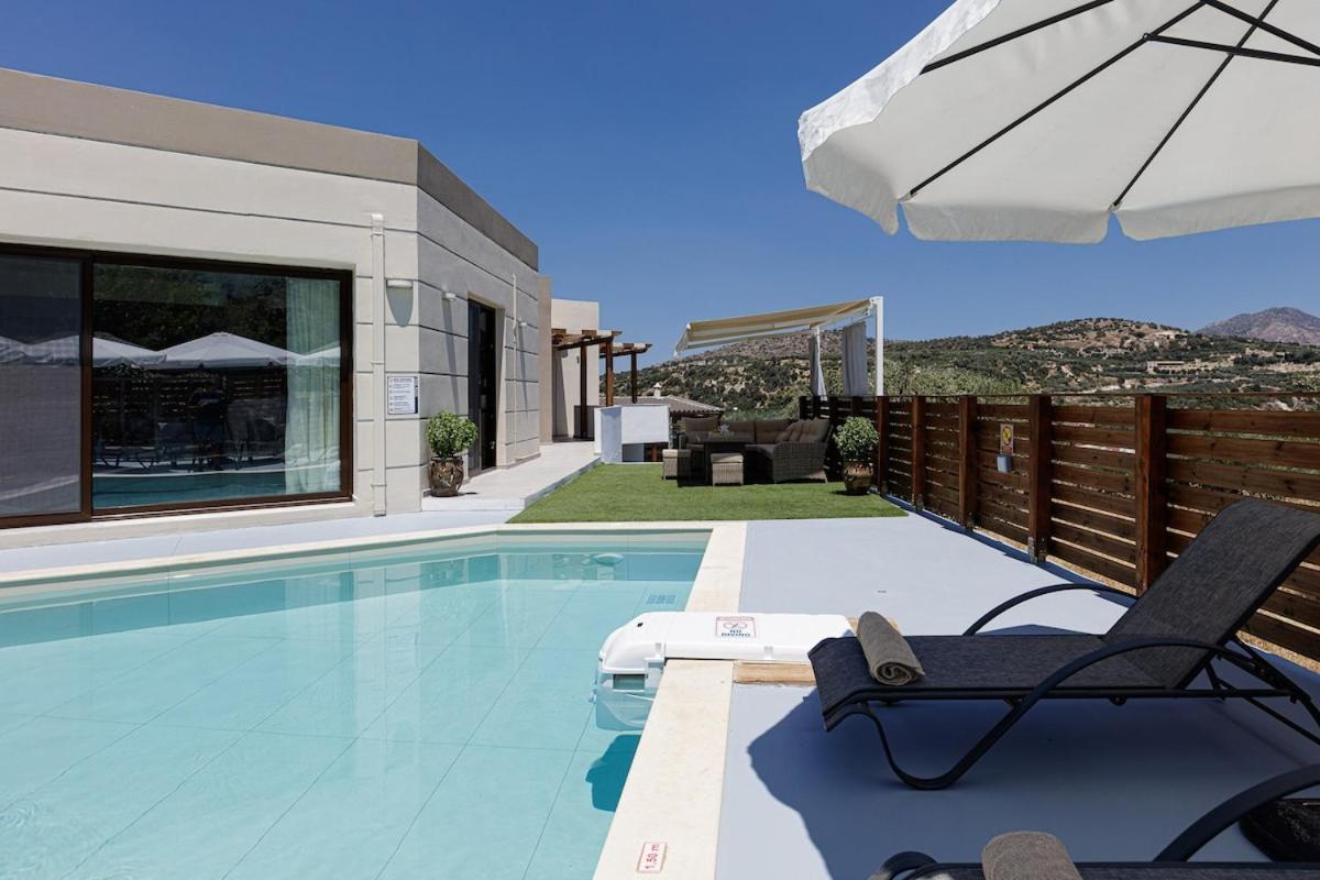 Villa Chnaris - Private Pool And Sauna Πέραμα Εξωτερικό φωτογραφία