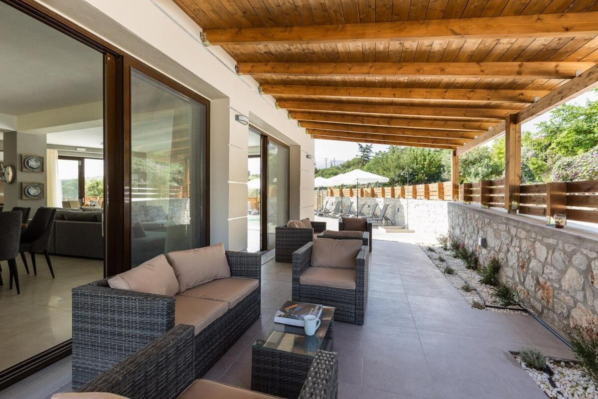 Villa Chnaris - Private Pool And Sauna Πέραμα Εξωτερικό φωτογραφία