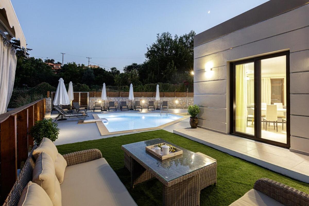Villa Chnaris - Private Pool And Sauna Πέραμα Εξωτερικό φωτογραφία
