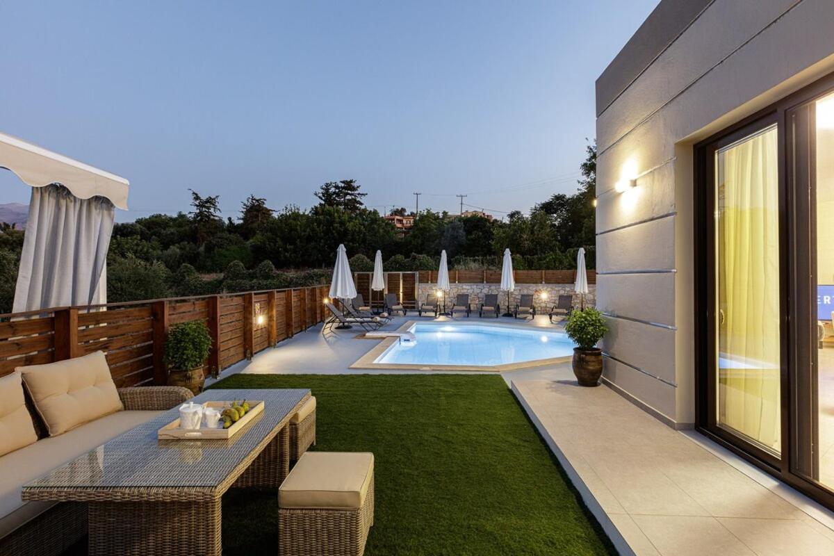 Villa Chnaris - Private Pool And Sauna Πέραμα Εξωτερικό φωτογραφία