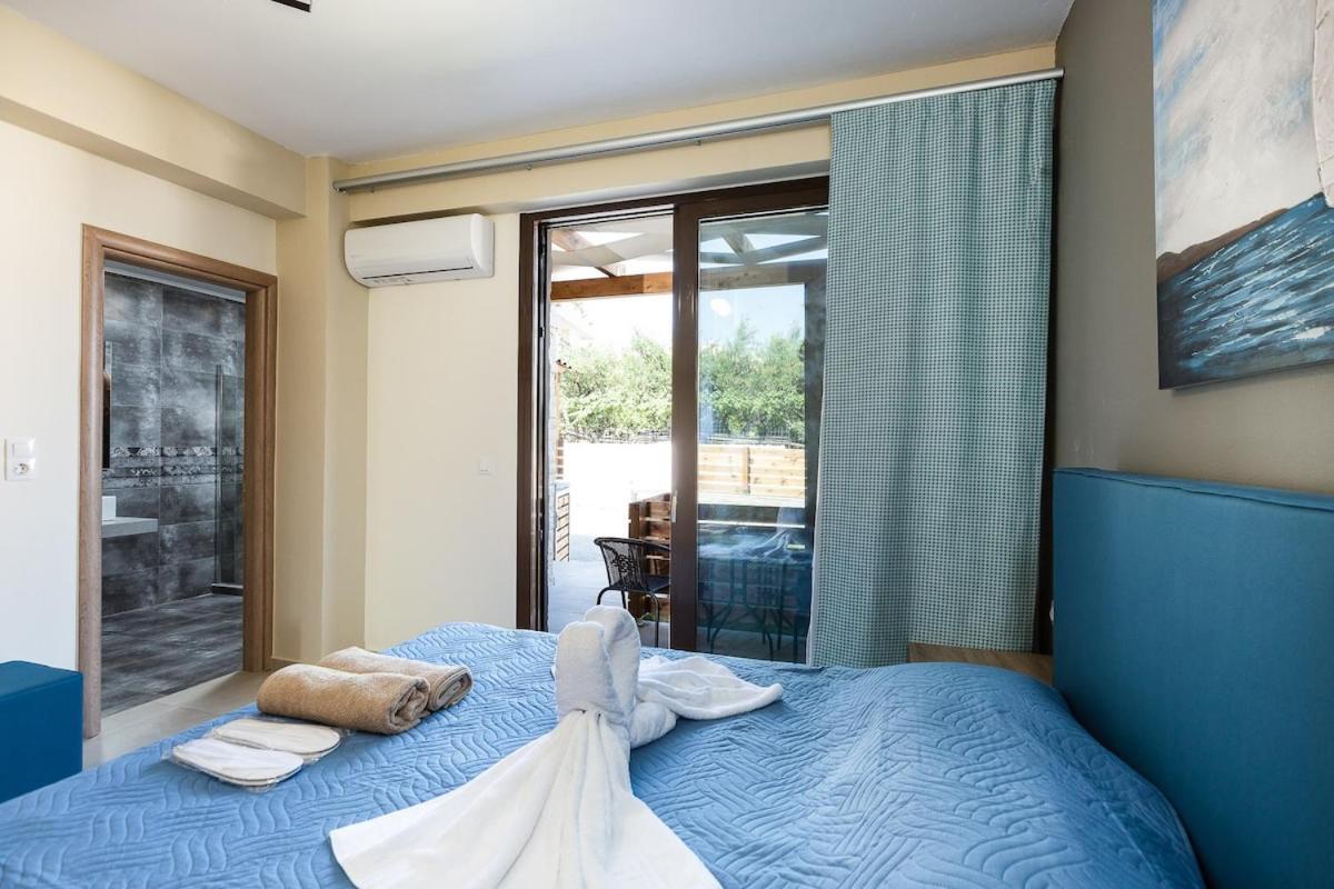 Villa Chnaris - Private Pool And Sauna Πέραμα Εξωτερικό φωτογραφία
